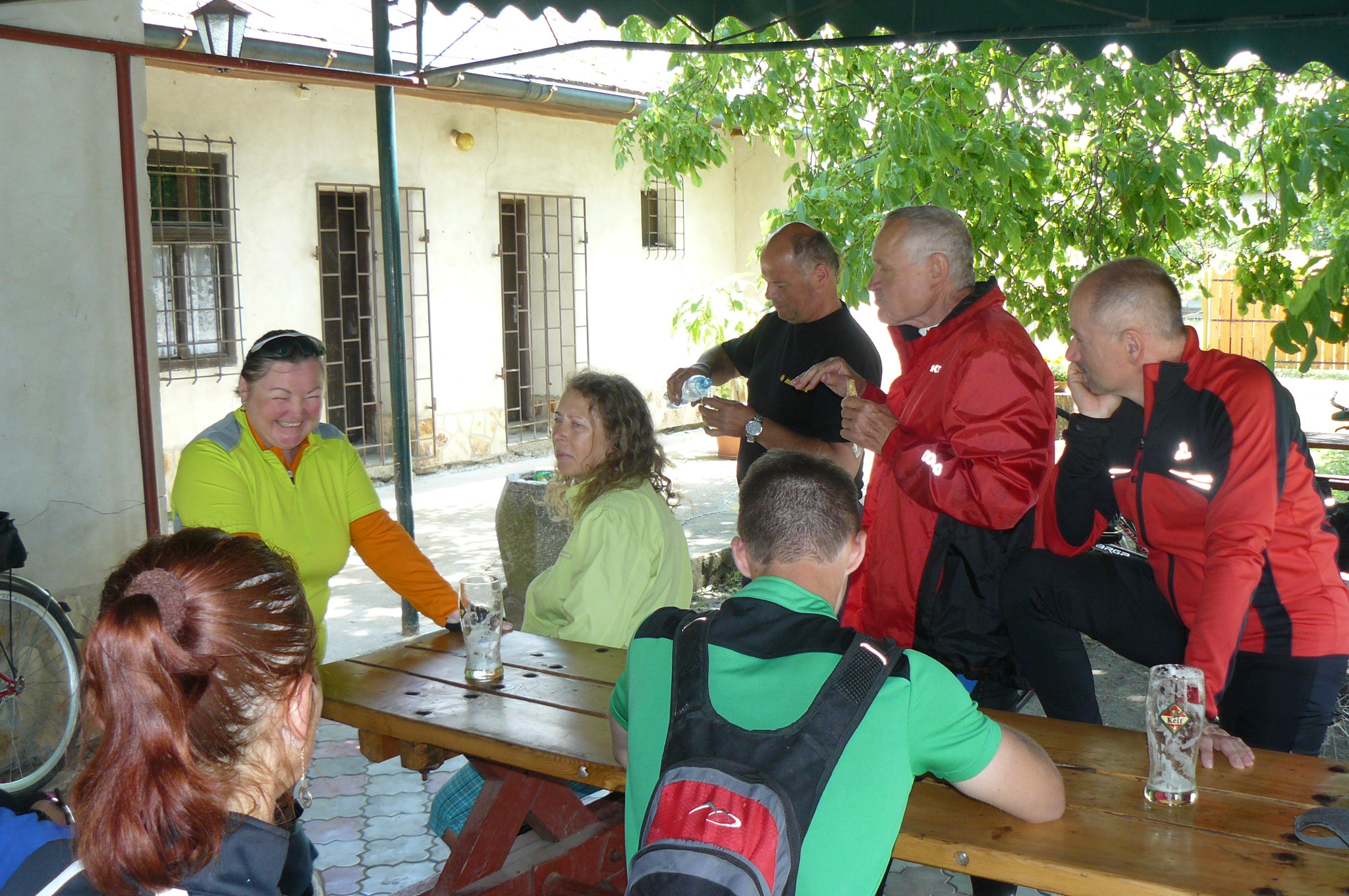 56 Michaľany - občerstvenie v pohostinstve Roxa